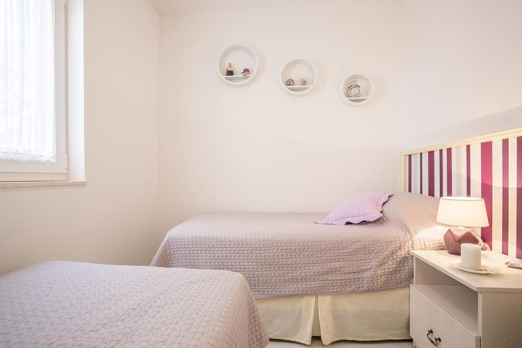 Apartments Oleandar โรกอซนิซา ห้อง รูปภาพ